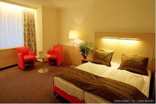Fletcher Restaurant De Witte Raaf Hotel 4*