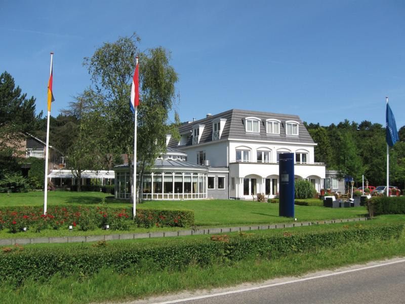 Hotel Fletcher Restaurant De Witte Raaf 4*
